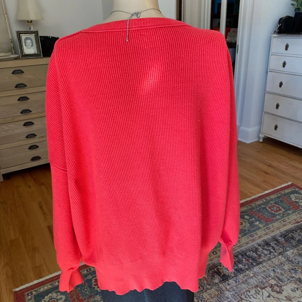Amazon Coral/Red Sweater - Size L‎